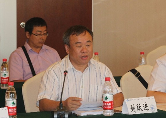 10开云官方端网站登录入口公管系刘跃进教授发言 10开云官方端网站登录入口公管系刘跃进教授发言