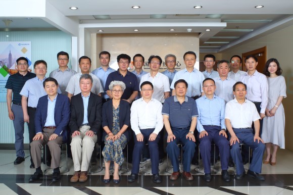 与会专家学者合影 与会专家学者合影