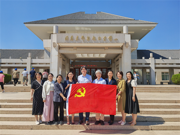 参观全体合影 参观全体合影