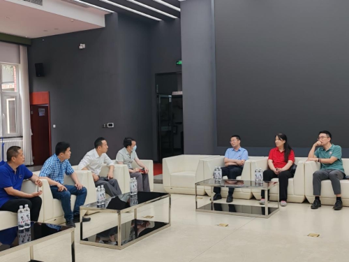 与北体大传媒学院的领导和老师进行座谈交流 与北体大传媒学院的领导和老师进行座谈交流