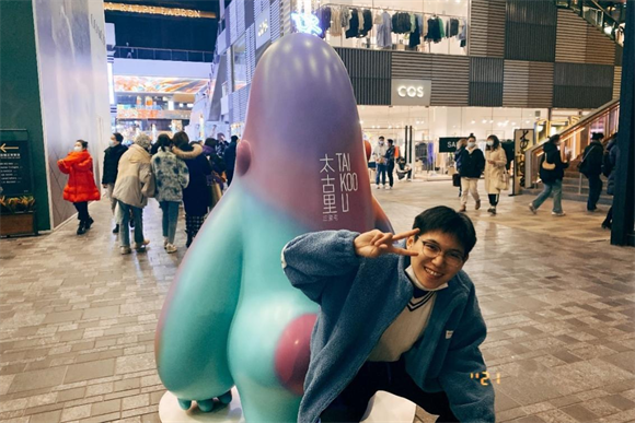 9 9