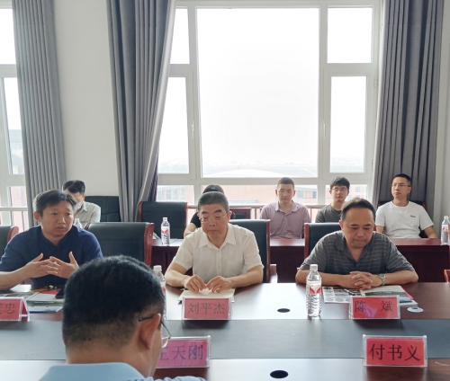 实践团与盐山县职业技术教育中心开展座谈交流 实践团与盐山县职业技术教育中心开展座谈交流